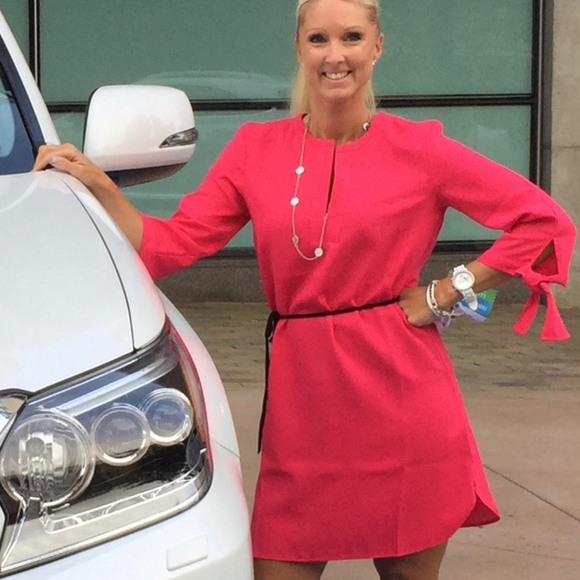 Donna Ricco Dresses & Skirts - Donna Ricco Pink coral bow shirt dress